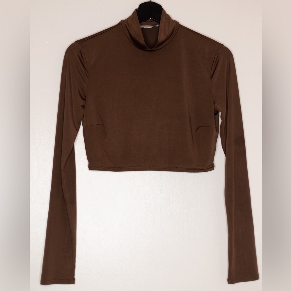 Flounce Turtle Neck Slinky Crop Top - US 8